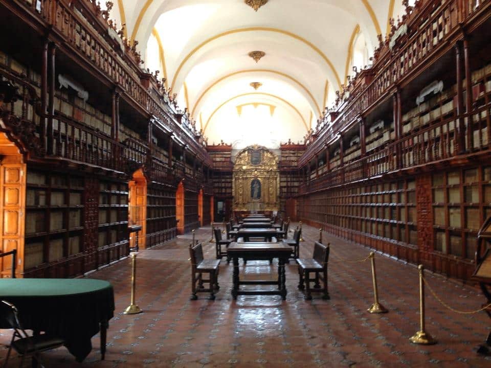 biblioteca-palafoxiana-puebla