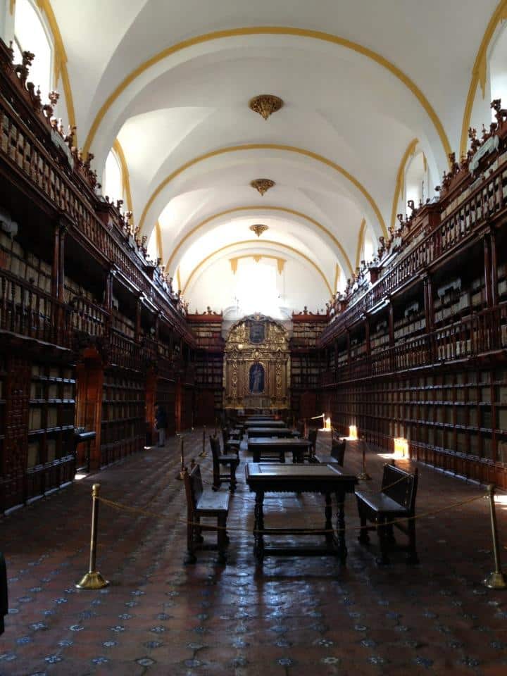 biblioteca-palafoxiana-puebla