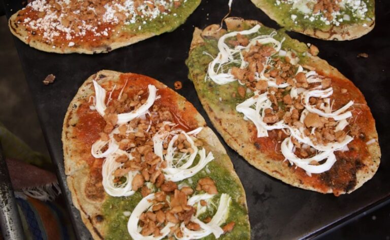 10 puestos de comida que no puedes perderte en Puebla