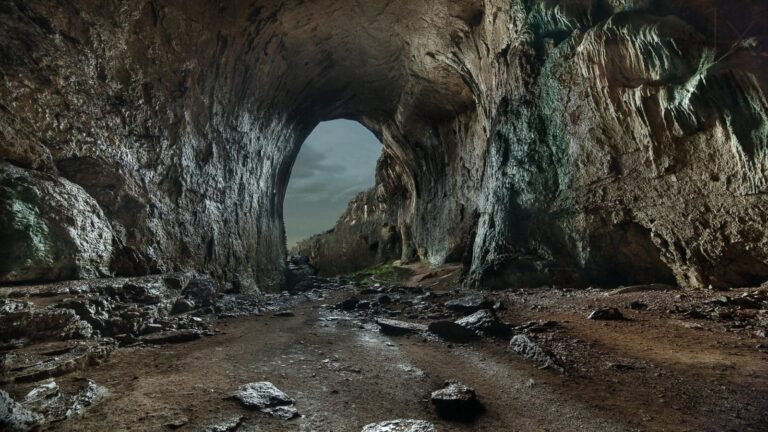 Leyendas de Puebla: La cueva del tiempo de Teziutlán