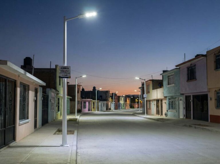 🚨 Puebla Brilla: El Riego Sur recibe 89 luminarias LED