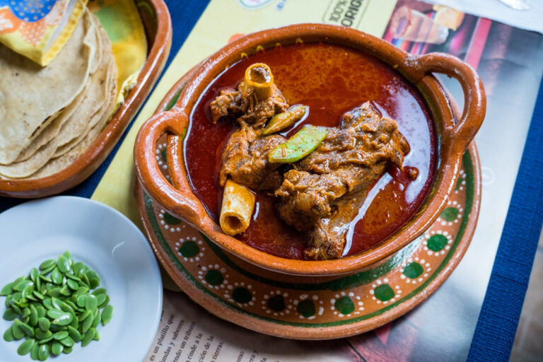 Los 10 Mejores Lugares para Comer Mole de Caderas en Puebla (Guía 2026)